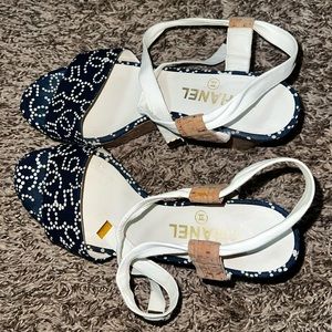 CHANEL printed wedges